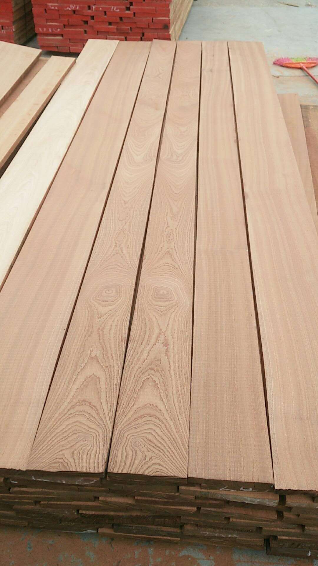 沙比利薄板補(bǔ)倉(cāng)中。。